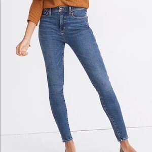 Madewell 10” High-Rise Petite Skinny Jeans in Wendover Wash
